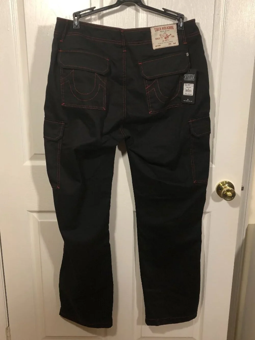 True Religion men black red seams cargo pants, size 38, NWT